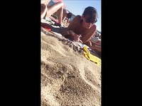 Voyeur a la plage (131) - busty MILF topless beach 